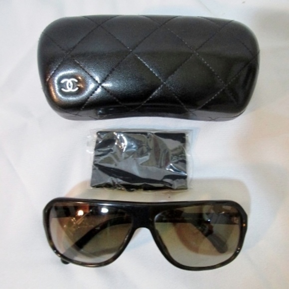 CHANEL Accessories - CHANEL Black Square Frame Gradient Tint Sunglasses
